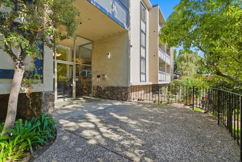 Tiny photo for 955 Shorepoint Court #200, ALAMEDA, CA 94501 (MLS # ML82025739)