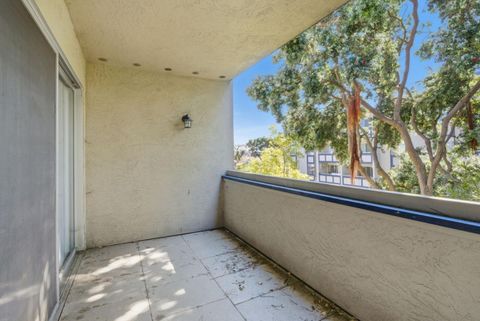 Tiny photo for 955 Shorepoint Court #200, ALAMEDA, CA 94501 (MLS # ML82025739)