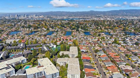 Tiny photo for 955 Shorepoint Court #200, ALAMEDA, CA 94501 (MLS # ML82025739)