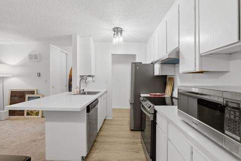 Tiny photo for 955 Shorepoint Court #200, ALAMEDA, CA 94501 (MLS # ML82025739)