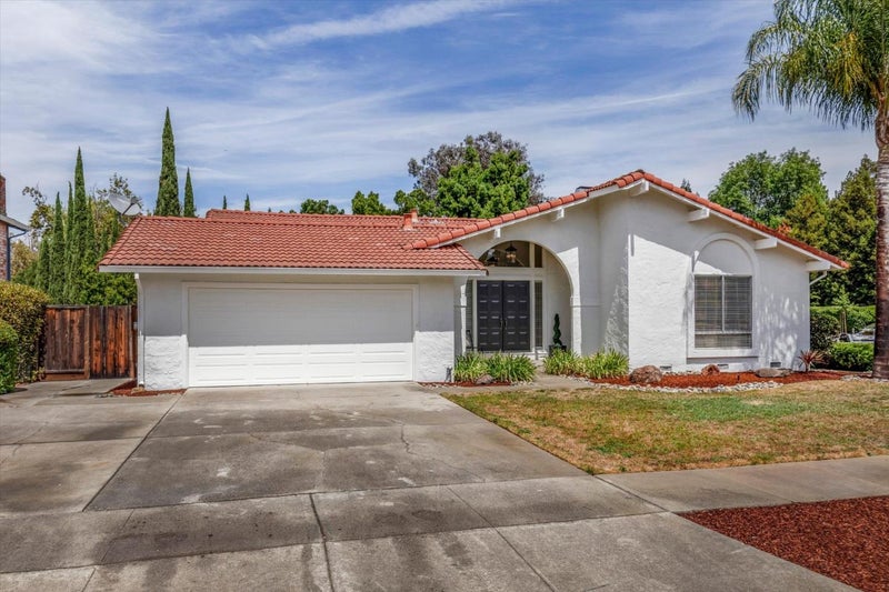 1407 Dot Court