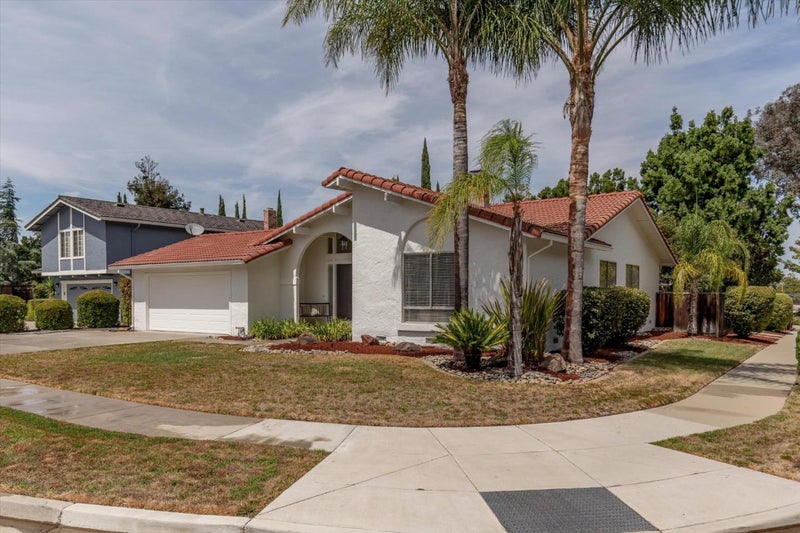 1407 Dot Court