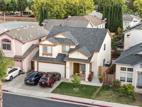 Tiny photo for 820 Woodcreek Way, Gilroy, CA 95020 (MLS # ML82023953)