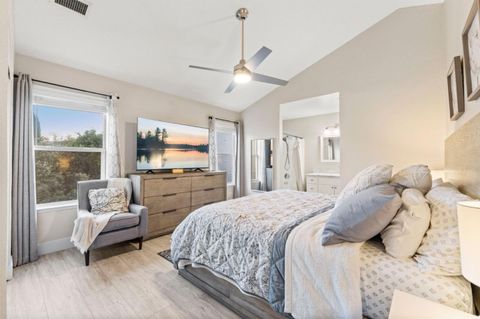 Tiny photo for 820 Woodcreek Way, Gilroy, CA 95020 (MLS # ML82023953)