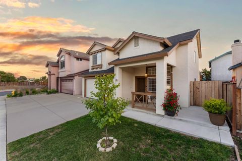 Tiny photo for 820 Woodcreek Way, Gilroy, CA 95020 (MLS # ML82023953)