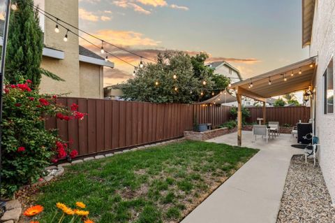 Tiny photo for 820 Woodcreek Way, Gilroy, CA 95020 (MLS # ML82023953)