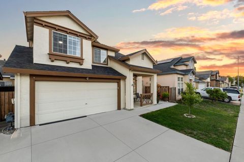 Tiny photo for 820 Woodcreek Way, Gilroy, CA 95020 (MLS # ML82023953)