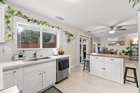 Tiny photo for 820 Woodcreek Way, Gilroy, CA 95020 (MLS # ML82023953)