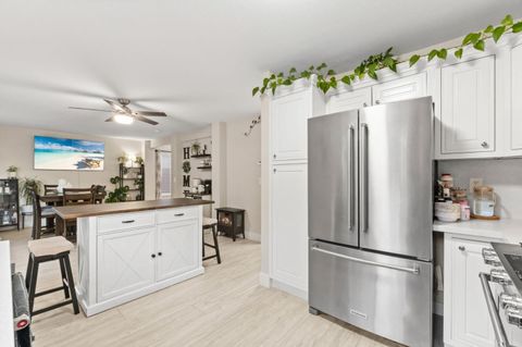 Tiny photo for 820 Woodcreek Way, Gilroy, CA 95020 (MLS # ML82023953)