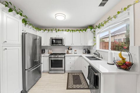 Tiny photo for 820 Woodcreek Way, Gilroy, CA 95020 (MLS # ML82023953)