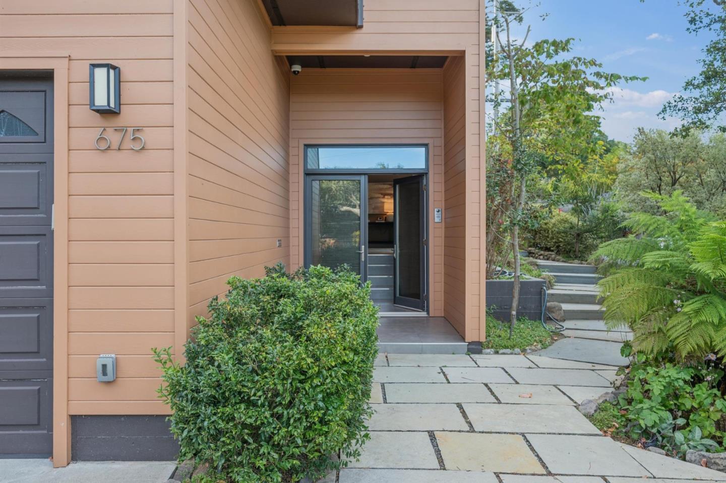 675 Sausalito Boulevard