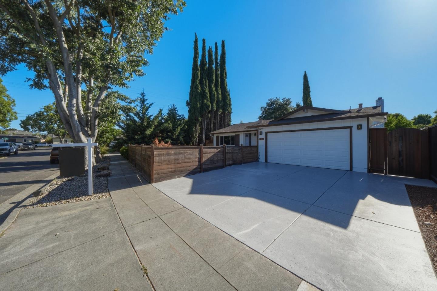 1563 Clarita Avenue