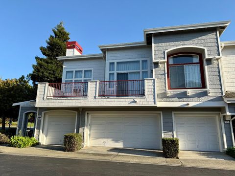 Photo of 575 Shoal Circle, REDWOOD CITY, CA 94065 (MLS # ML82048356)