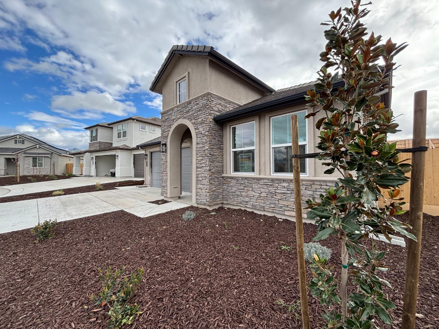 899 Sienna Court