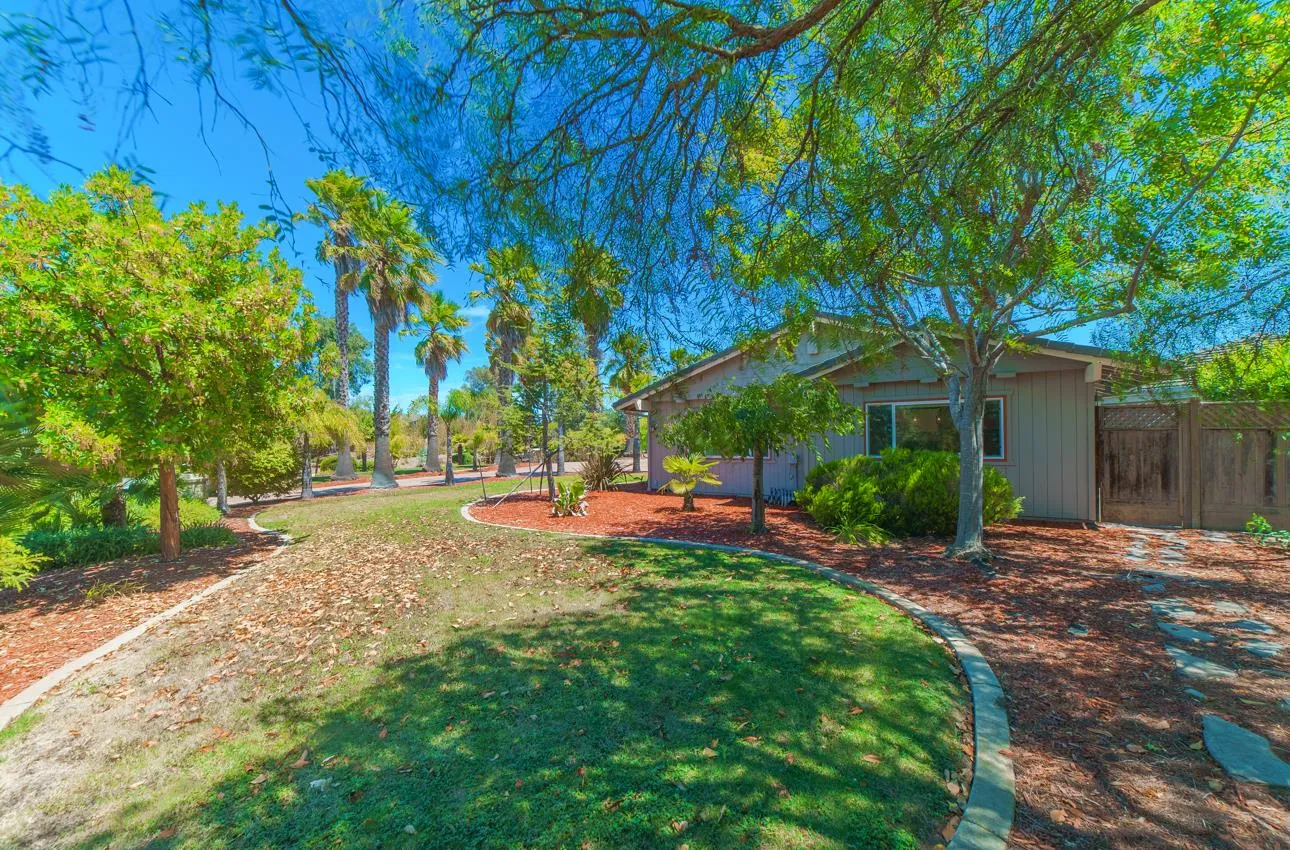 Salinas, California 93908, United States, 3 Bedrooms Bedrooms, ,3 BathroomsBathrooms,Residential,Active,201404