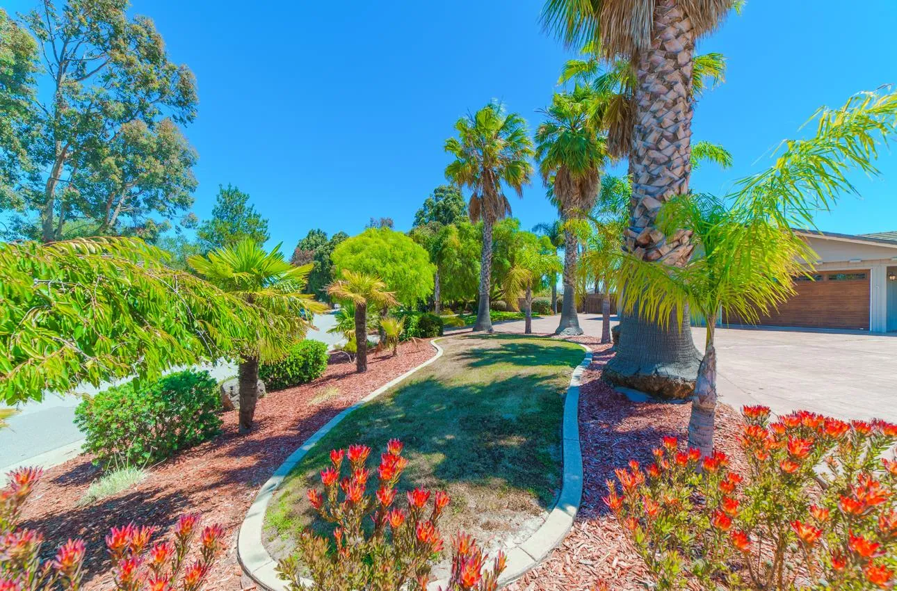 Salinas, California 93908, United States, 3 Bedrooms Bedrooms, ,3 BathroomsBathrooms,Residential,Active,201404