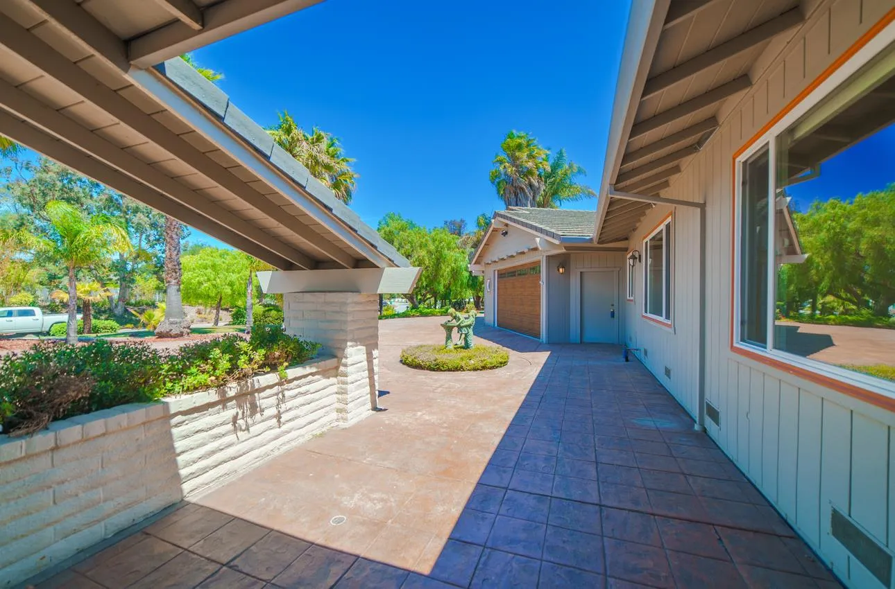 Salinas, California 93908, United States, 3 Bedrooms Bedrooms, ,3 BathroomsBathrooms,Residential,Active,201404