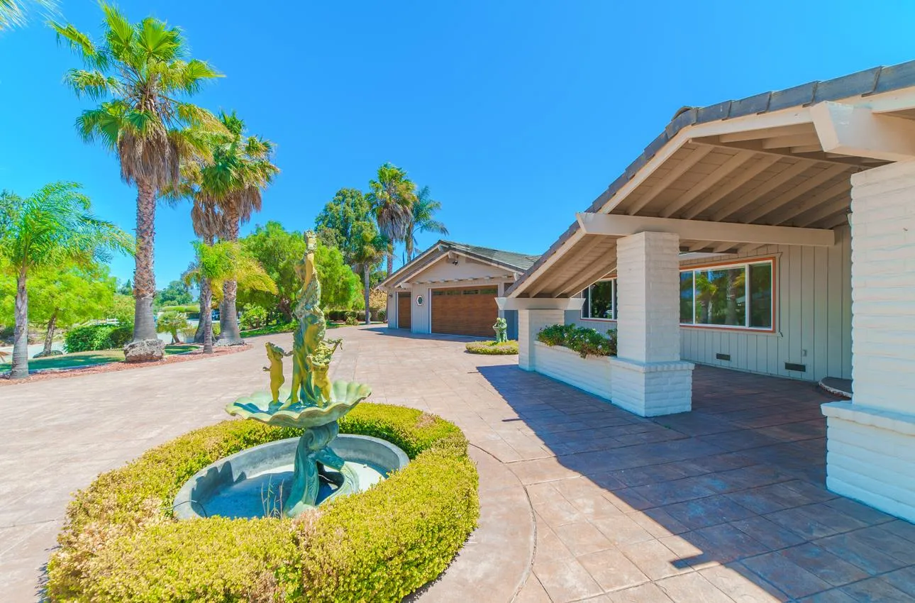 Salinas, California 93908, United States, 3 Bedrooms Bedrooms, ,3 BathroomsBathrooms,Residential,Active,201404