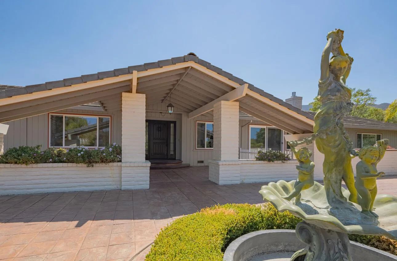 Salinas, California 93908, United States, 3 Bedrooms Bedrooms, ,3 BathroomsBathrooms,Residential,Active,201404