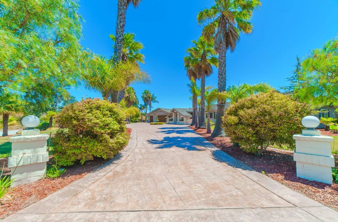 Salinas, California 93908, United States, 3 Bedrooms Bedrooms, ,3 BathroomsBathrooms,Residential,Active,201404