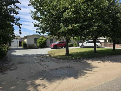 Photo of 30 Hebert Road, SALINAS, CA 93906 (MLS # ML82022066) Photo of 30 Hebert Road, SALINAS, CA 93906 (MLS # ML82022066)