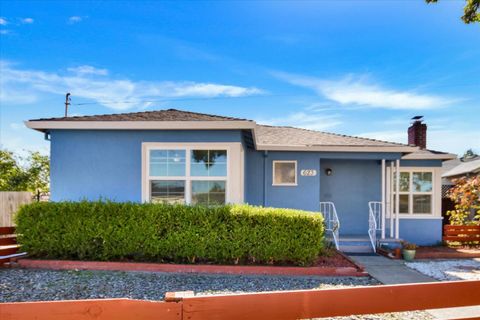 Photo of 623 Valita Drive, SAN LEANDRO, CA 94577 (MLS # ML82030714)