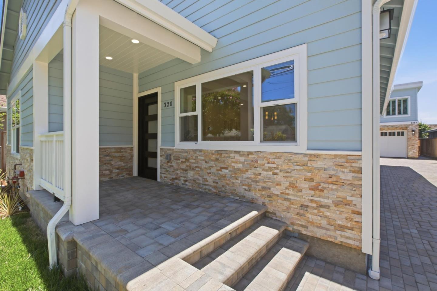 320 Center Street
