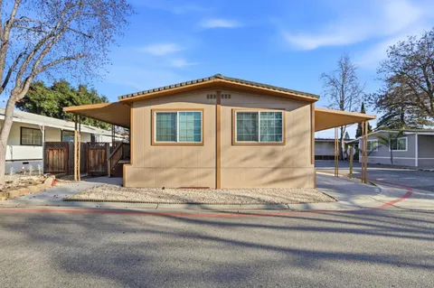 304 Los Encinos Street Unit 304, San Jose, CA 95134 - #: ML82033801