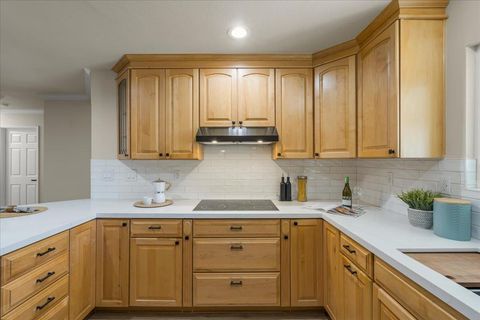 Tiny photo for 6535 Kings Place, GILROY, CA 95020 (MLS # ML82032416)