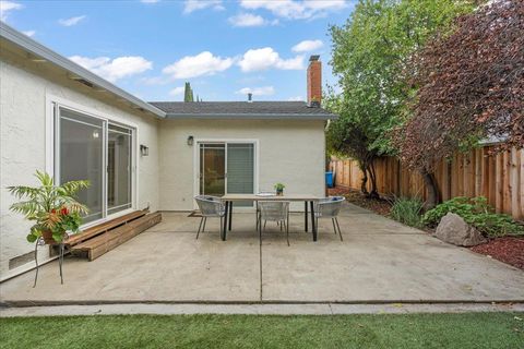 Tiny photo for 6535 Kings Place, GILROY, CA 95020 (MLS # ML82032416)