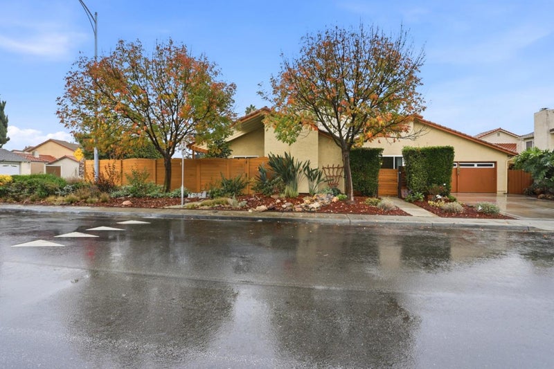1306 Mount Shasta Avenue