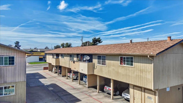 608 N SANBORN RD, SALINAS, CA 93905 - Image c8b61cd5d15f2b498804ff70dd6285a2/2444714156