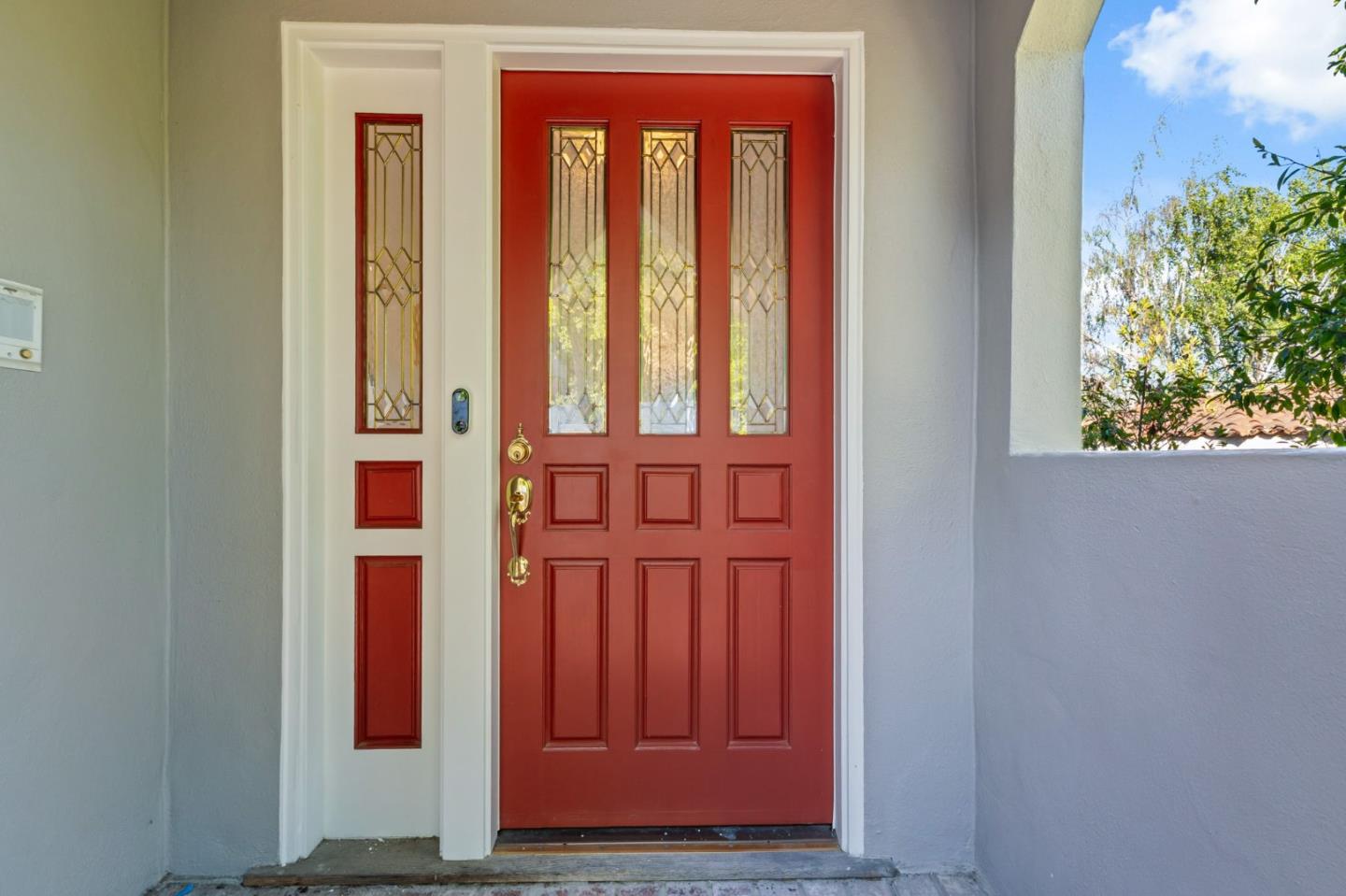 1466 Alvarado Avenue