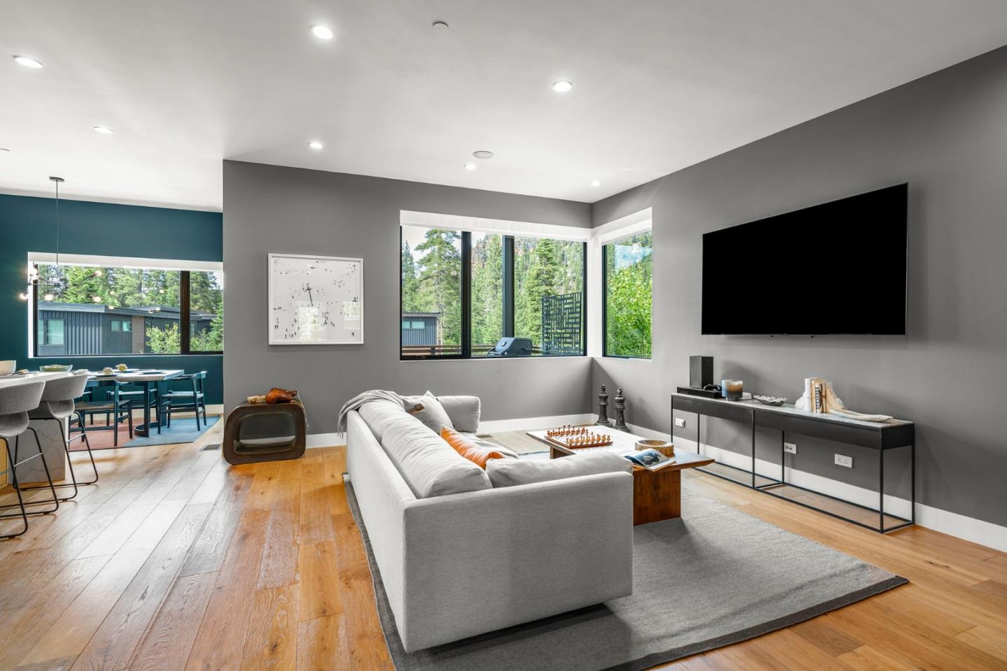 300 Palisades Circle