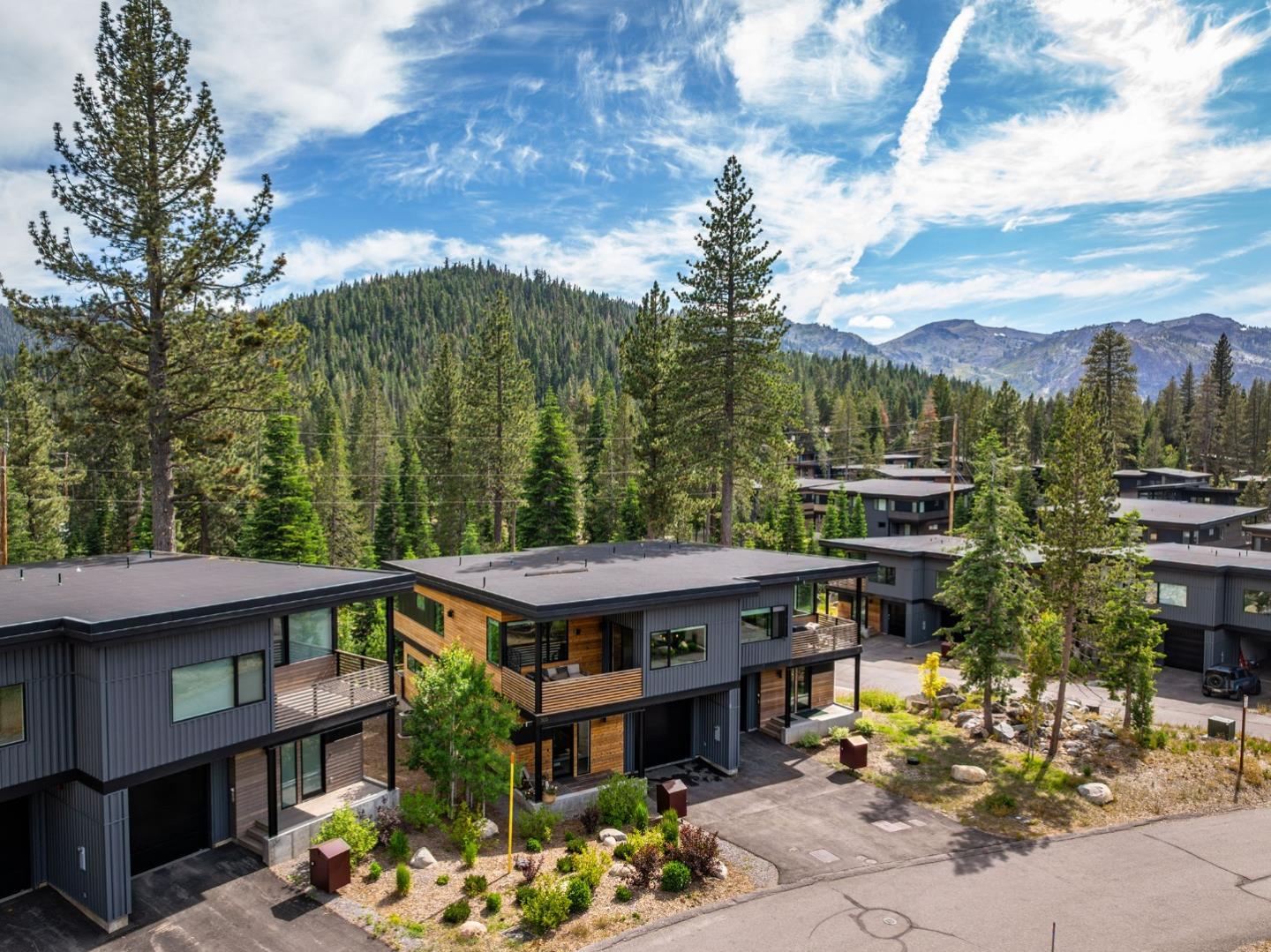 300 Palisades Circle
