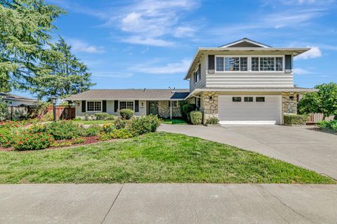 Photo of 19437 Via Real Drive, Saratoga, CA 95070 (MLS # ML82030889)