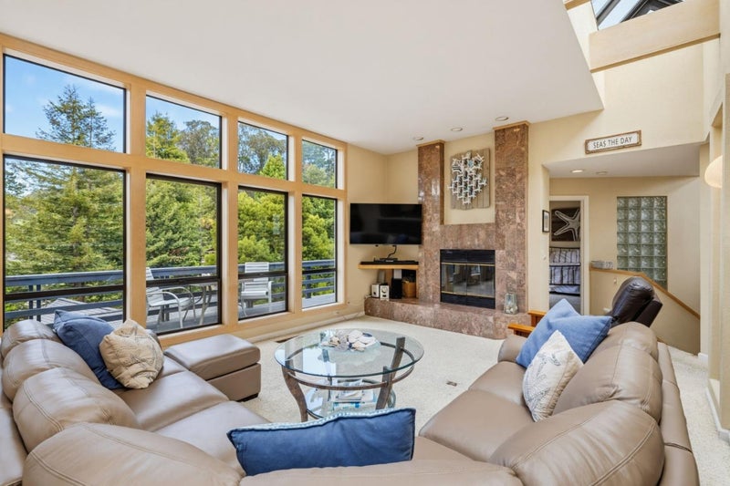 103 Dunsmuir Court