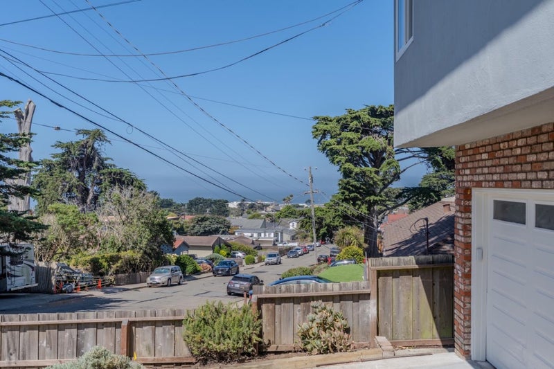 375 Bancroft Way
