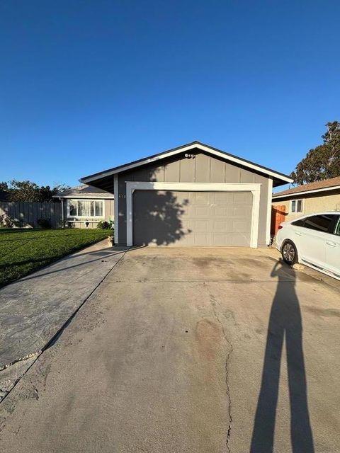 Photo of 418 Calaveras Way, GREENFIELD, CA 93927 (MLS # ML82024241)