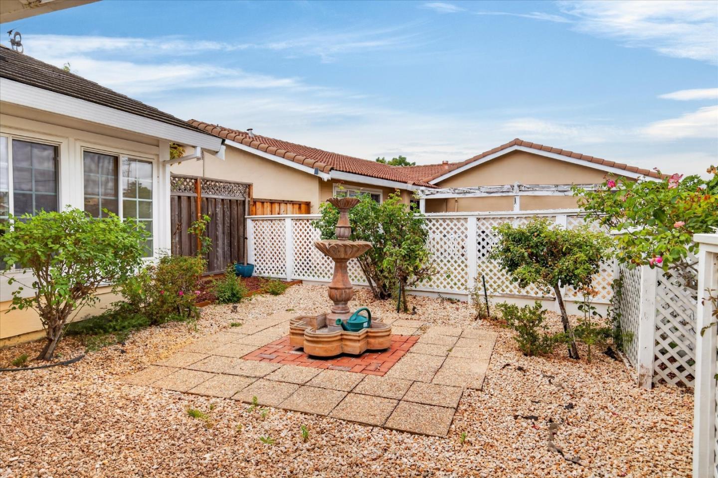 985 Summerfield Drive
