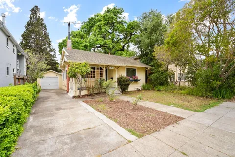 30 Clinton Street, Redwood City, CA 94062 - #: ML82003098