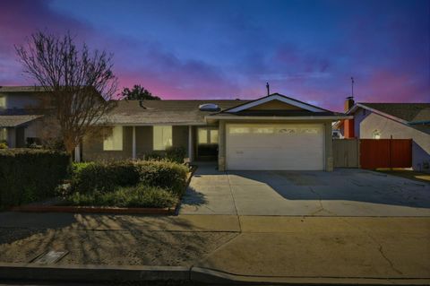 Photo of 39735 Trinity Way, FREMONT, CA 94538 (MLS # ML82029419)