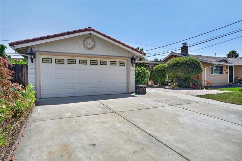 990 Sinbad Avenue