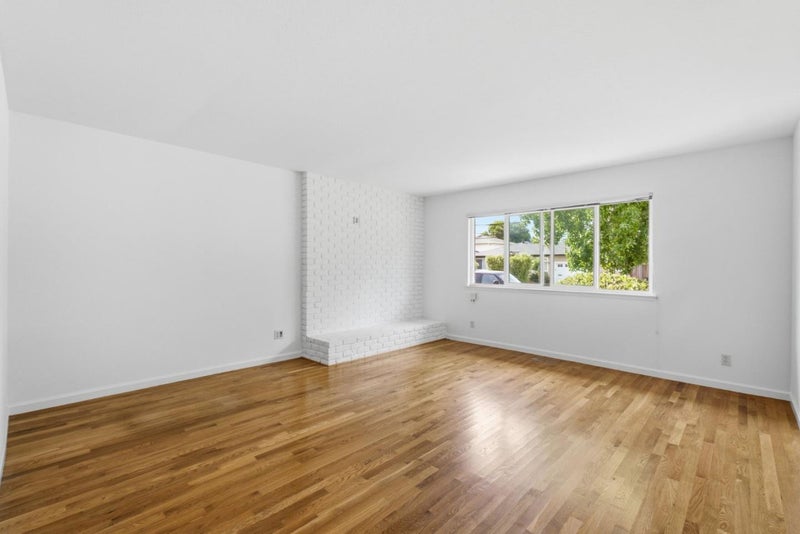 1519 Hawes Court