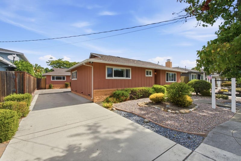 1519 Hawes Court
