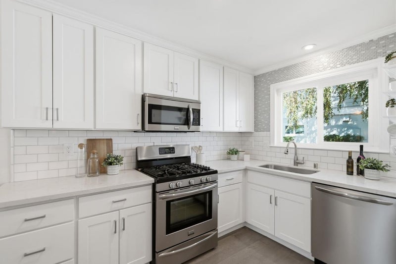 445 Oak Avenue
