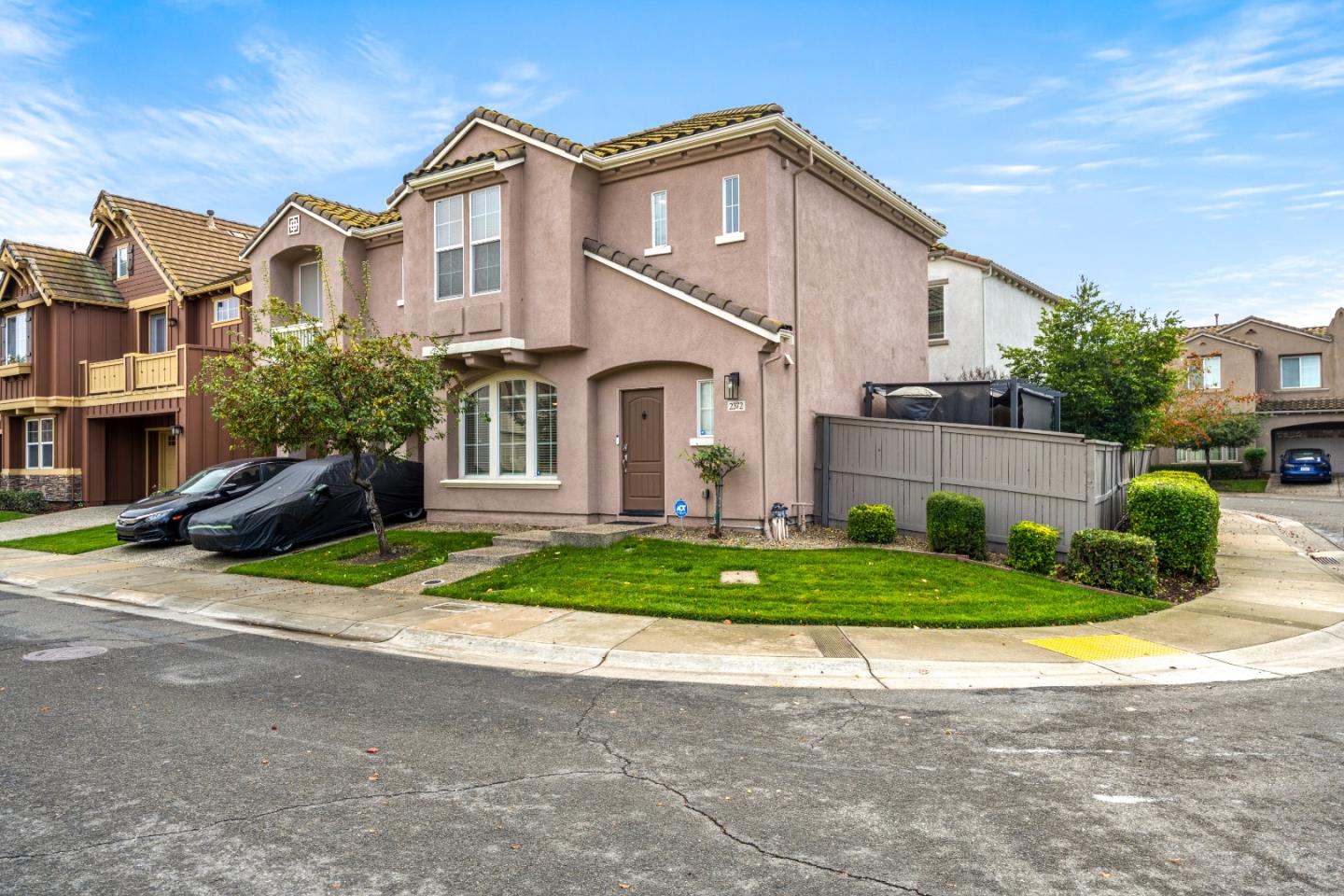 2372 Donner Pass Avenue