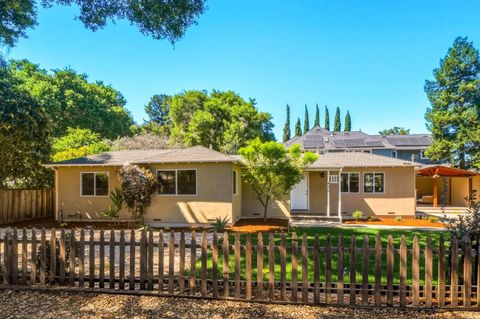 Photo of 470 Bell Street, East Palo Alto, CA 94303 (MLS # ML82045589)