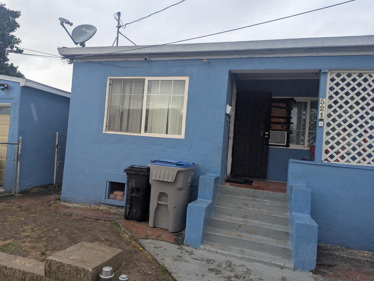 521 Santa Ana Avenue
