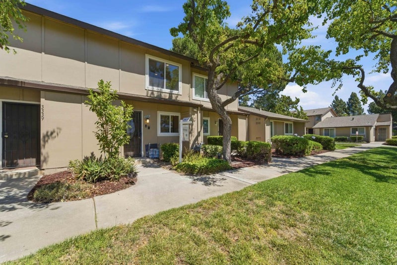3341 Innerwick Lane